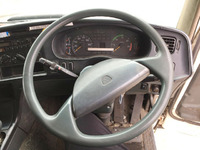 三菱ふそうスーパーグレート平ボディ大型（10t）[写真23]