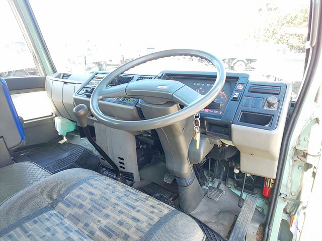 三菱ふそうローザマイクロバス[写真26]