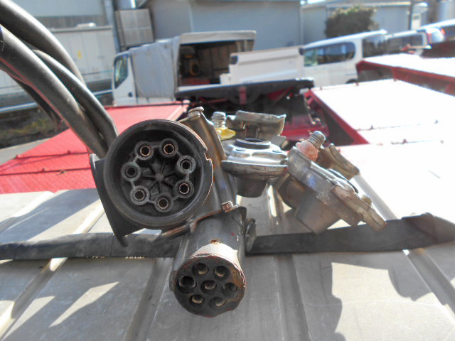 三菱ふそうその他の車種トレーラーヘッド（トラクターヘッド）大型（10t）[写真08]