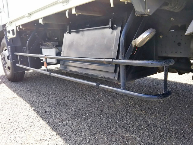 三菱ふそうキャンター平ボディ小型（2t・3t）[写真20]