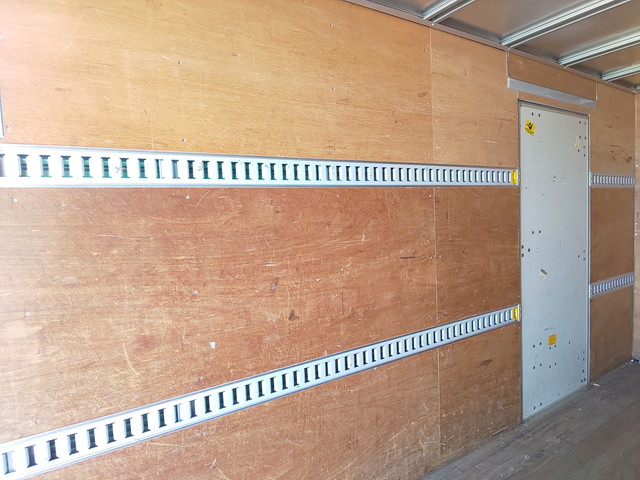 いすゞエルフアルミバン小型（2t・3t）[写真12]