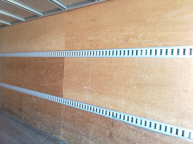 いすゞエルフアルミバン小型（2t・3t）[写真13]