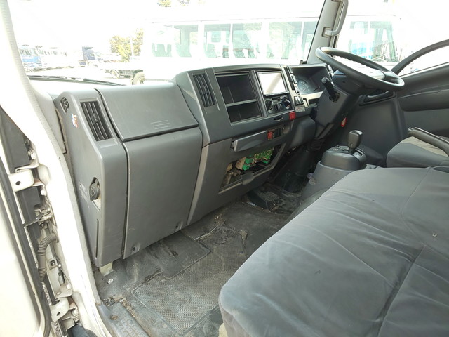 いすゞエルフアルミバン小型（2t・3t）[写真30]