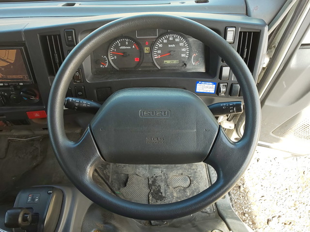 いすゞエルフアルミバン小型（2t・3t）[写真36]