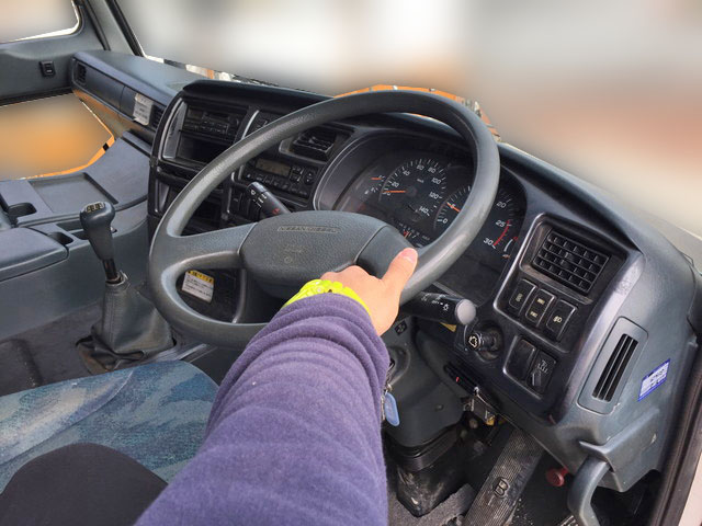 UDトラックスビッグサムセルフクレーン4段大型（10t）[写真37]