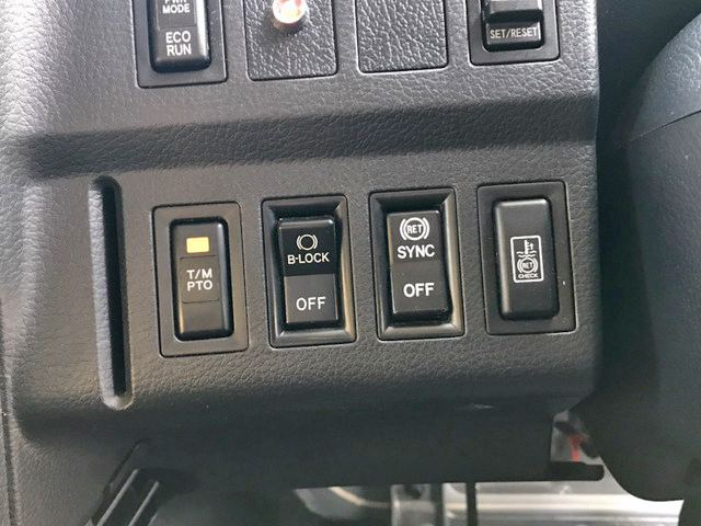 日野プロフィアクレーン4段大型（10t）[写真35]