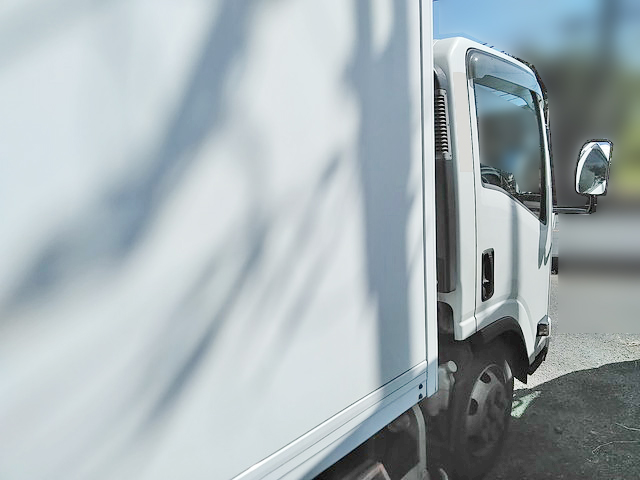 いすゞエルフ冷凍車（冷蔵車）小型（2t・3t）[写真17]