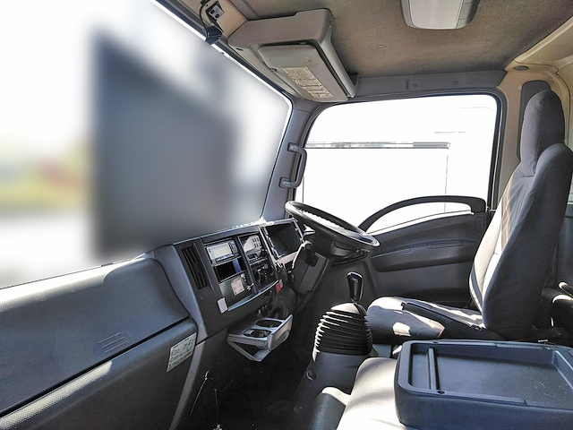 いすゞエルフ冷凍車（冷蔵車）小型（2t・3t）[写真28]