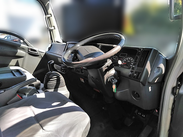 いすゞエルフ冷凍車（冷蔵車）小型（2t・3t）[写真29]