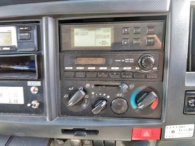 いすゞエルフ冷凍車（冷蔵車）小型（2t・3t）[写真31]