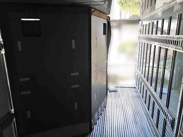 いすゞエルフ冷凍車（冷蔵車）小型（2t・3t）[写真09]