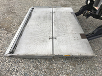 いすゞフォワード冷凍車（冷蔵車）中型（4t）[写真13]