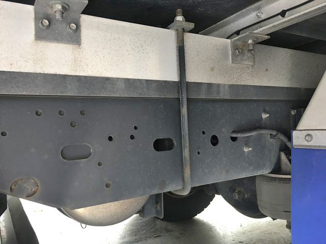 いすゞフォワード冷凍車（冷蔵車）中型（4t）[写真24]