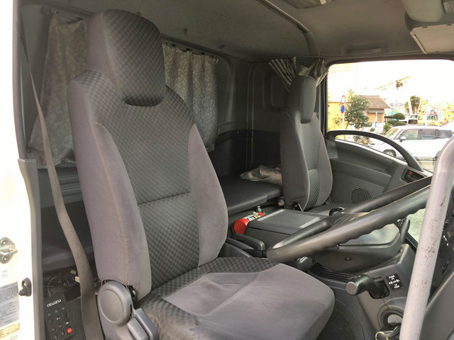 いすゞフォワード冷凍車（冷蔵車）中型（4t）[写真31]