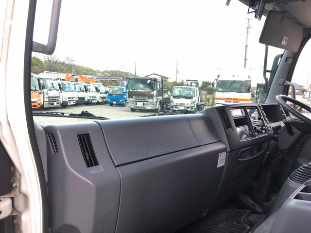 いすゞフォワード冷凍車（冷蔵車）中型（4t）[写真34]