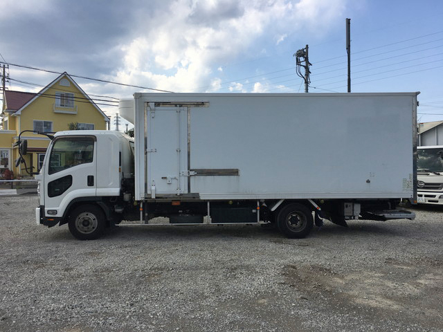 いすゞフォワード冷凍車（冷蔵車）中型（4t）[写真05]