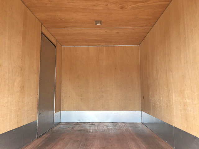 いすゞエルフアルミバン小型（2t・3t）[写真13]