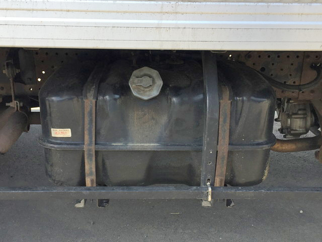 いすゞエルフアルミバン小型（2t・3t）[写真23]