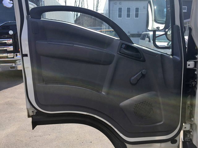 いすゞエルフアルミバン小型（2t・3t）[写真25]