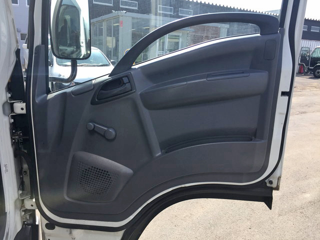 いすゞエルフアルミバン小型（2t・3t）[写真26]