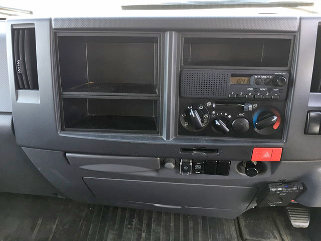 いすゞエルフアルミバン小型（2t・3t）[写真35]