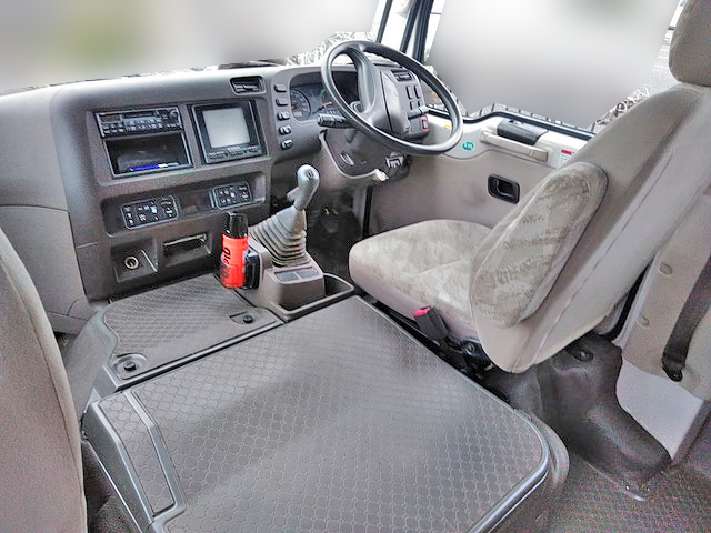 三菱ふそうローザマイクロバス[写真15]