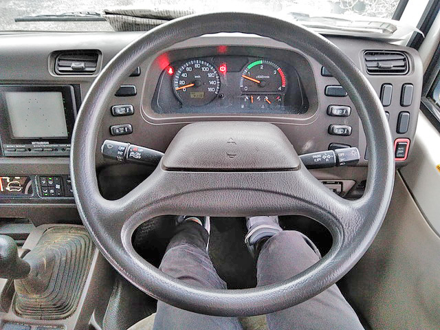 三菱ふそうローザマイクロバス[写真21]