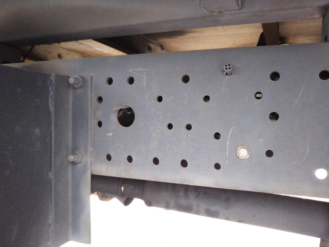 日野デュトロアルミブロック小型（2t・3t）[写真13]