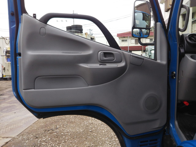 日野デュトロアルミブロック小型（2t・3t）[写真24]