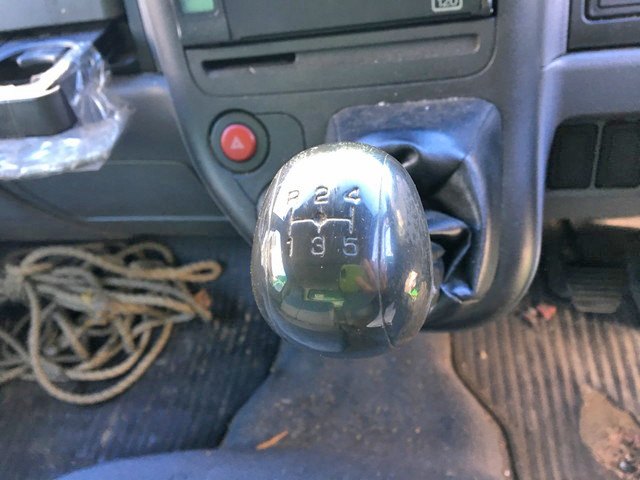 三菱ふそうキャンター平ボディ小型（2t・3t）[写真21]