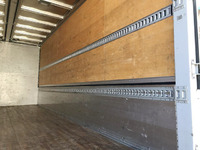 いすゞフォワードアルミウイング中型（4t）[写真14]