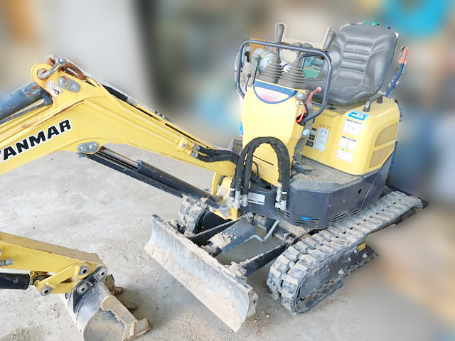 ヤンマーミニユンボ（ミニバックホー）[写真03]