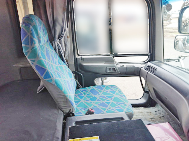 日野プロフィアコンテナ専用車大型（10t）[写真30]