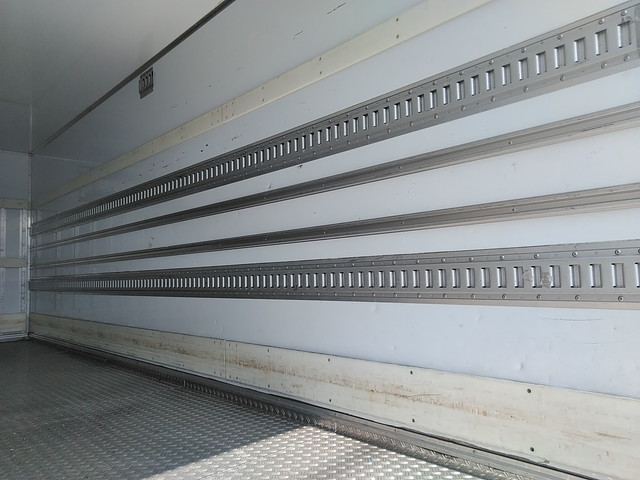 いすゞフォワード冷凍車（冷蔵車）中型（4t）[写真14]