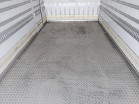 いすゞフォワード冷凍車（冷蔵車）中型（4t）[写真15]