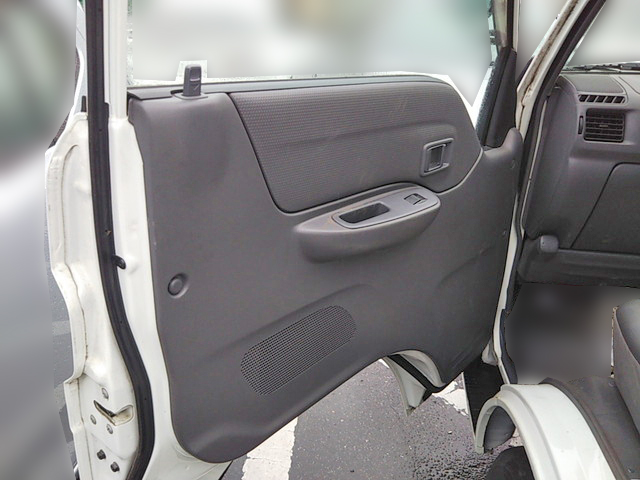 マツダボンゴ平ボディ小型（2t・3t）[写真25]