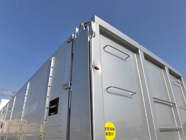 いすゞギガ深ダンプ（土砂禁ダンプ）大型（10t）[写真08]