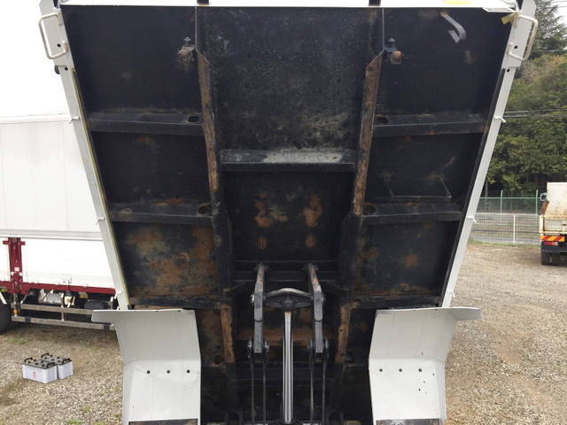 日野レンジャーダンプ中型（4t）[写真11]