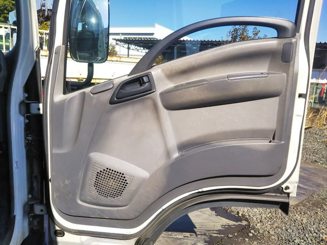 日産アトラス平ボディ小型（2t・3t）[写真30]