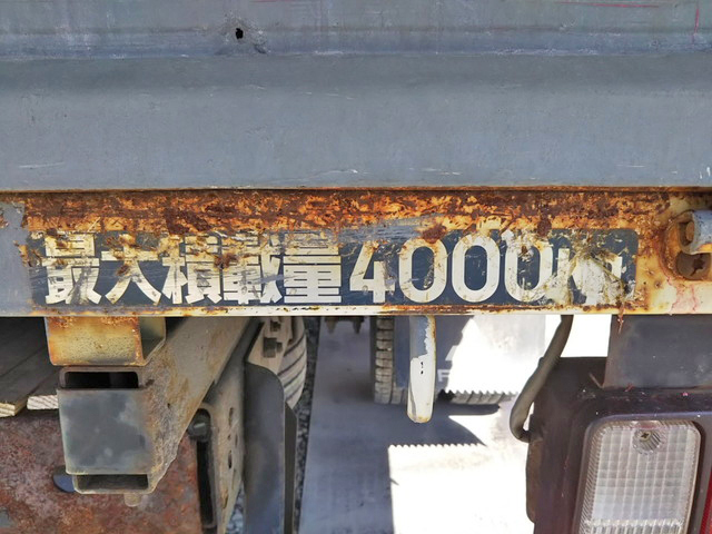 三菱ふそうキャンター平ボディ小型（2t・3t）[写真12]