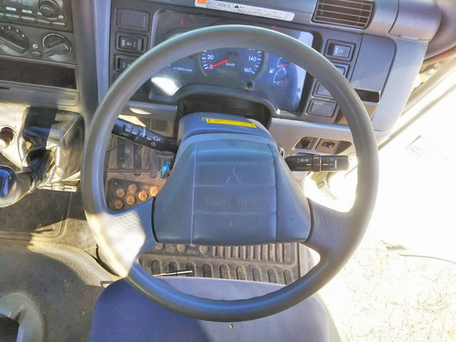 三菱ふそうキャンター平ボディ小型（2t・3t）[写真36]