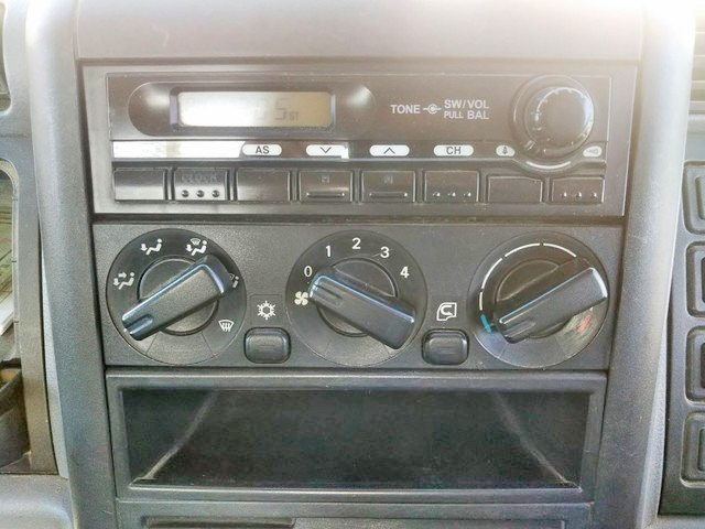 三菱ふそうキャンター平ボディ小型（2t・3t）[写真37]