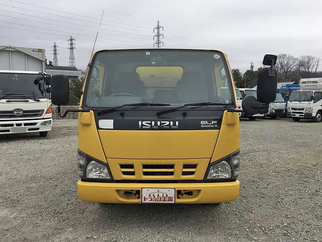 いすゞエルフパネルバン小型（2t・3t）[写真11]