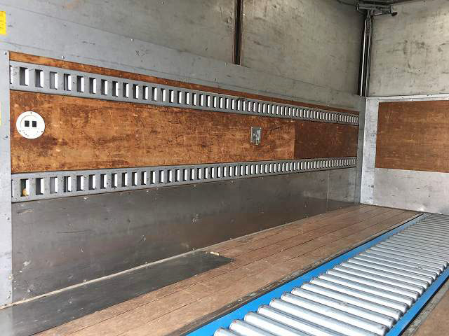 いすゞエルフパネルバン小型（2t・3t）[写真16]