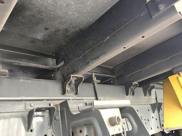 いすゞエルフパネルバン小型（2t・3t）[写真25]