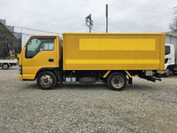 いすゞエルフパネルバン小型（2t・3t）[写真08]