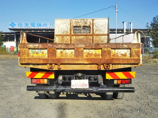 いすゞフォワードダンプ中型（4t）[写真11]