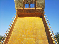 いすゞフォワードダンプ中型（4t）[写真13]