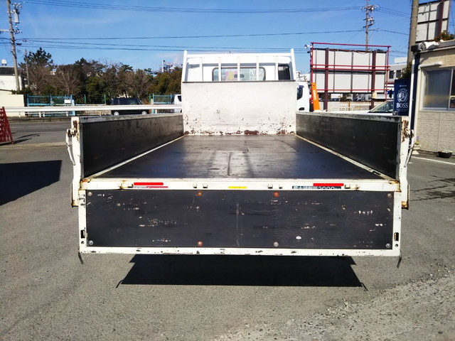 三菱ふそうキャンター平ボディ小型（2t・3t）[写真10]