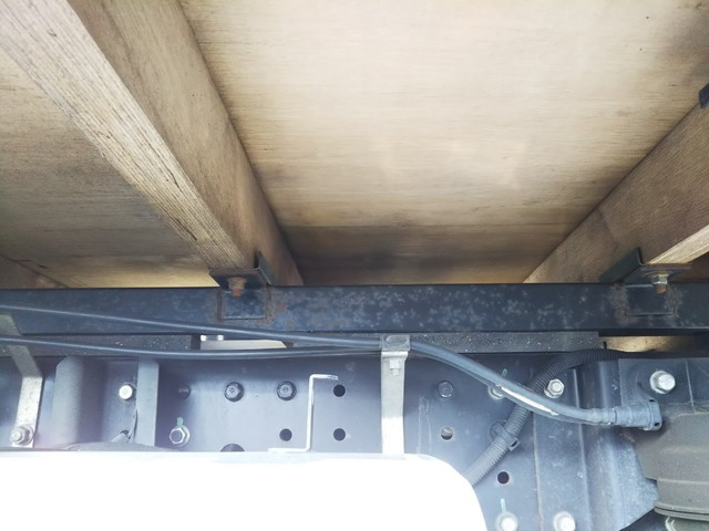 三菱ふそうキャンター平ボディ小型（2t・3t）[写真15]